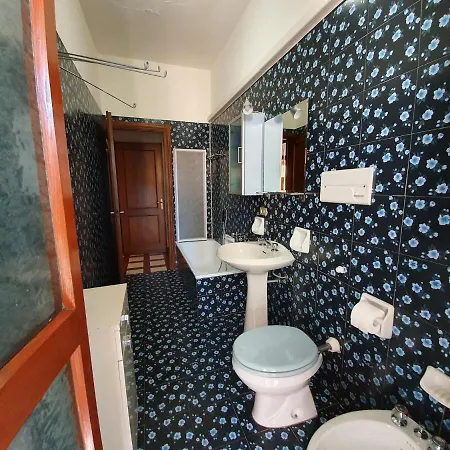 Alluring In Near The Sea * Варацце